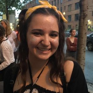 Meet your Posher, Nicole